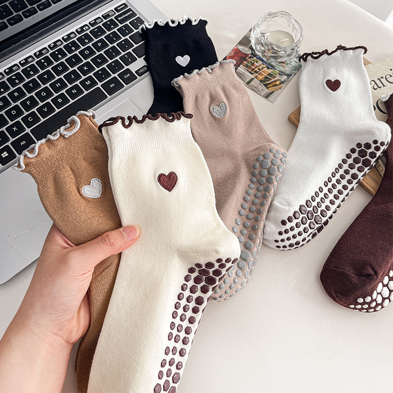 Yoga Socks Women Cotton Heart  - огляд і ціна Yoga Mat